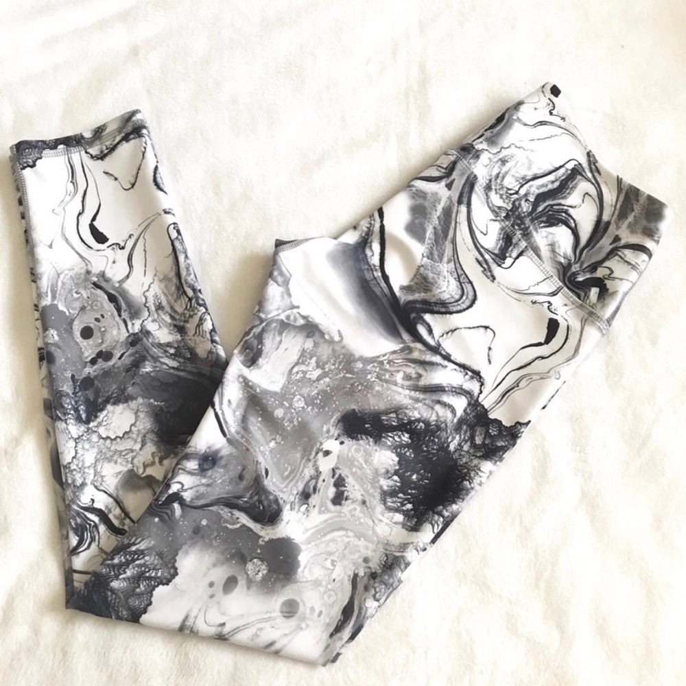 NOLI Active Women’s Yoga Pants Marble Swirl - Picture 2 of 6